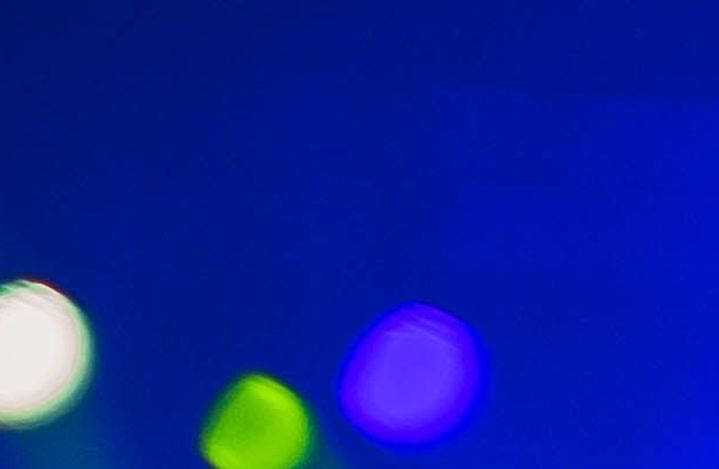Licht en geluid huren voor jouw evenement in Vlaanderen via Helemaal Koekoek. Ideaal voor optredens en shows van artiesten